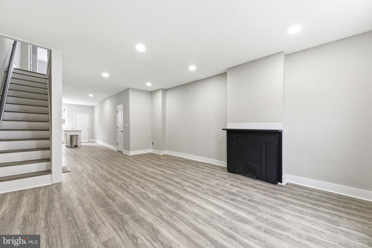 2115 Reed St Property Photo 4