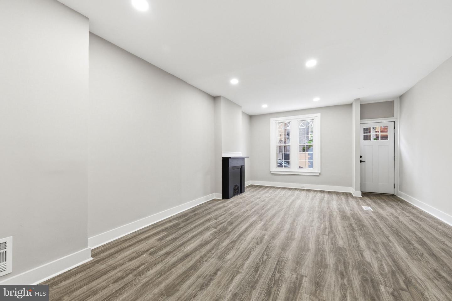 2115 Reed St Property Photo 6