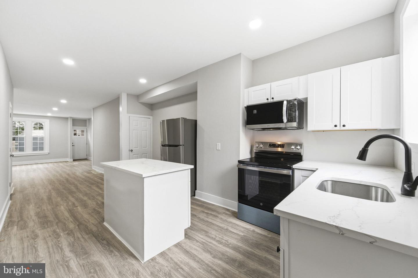 2115 Reed St Property Photo 12