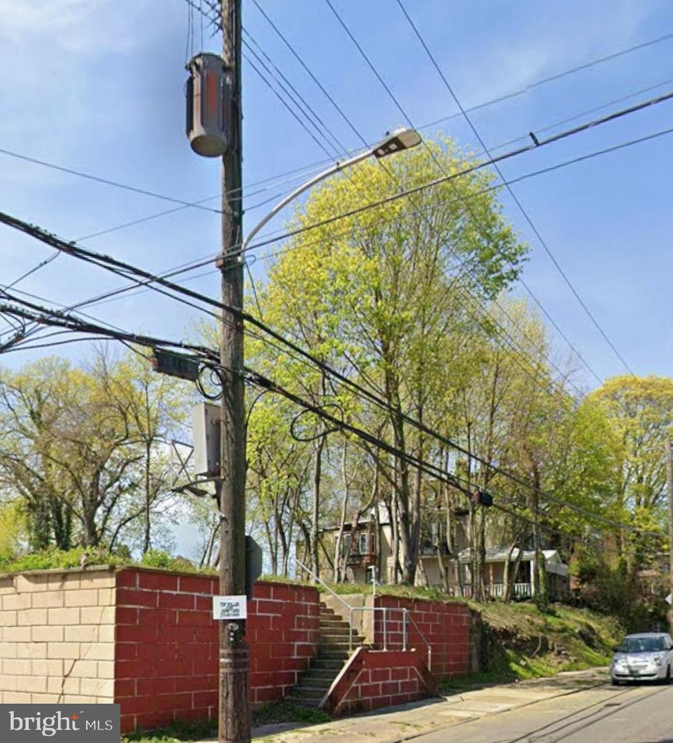 2000-2006 Ontario St W Property Photo 6