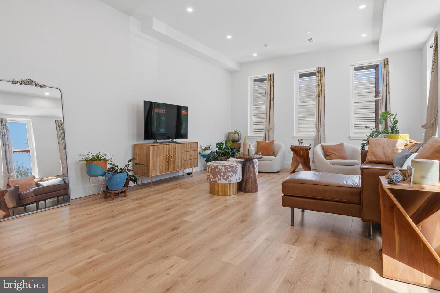 6671 Ross St Property Photo 5