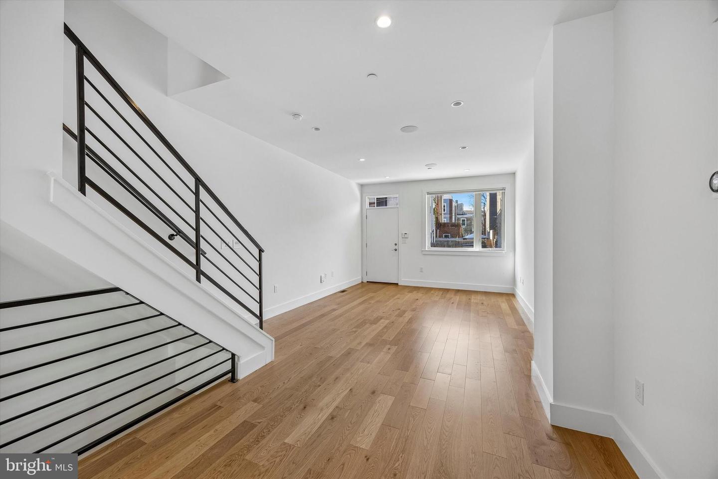 405 Greenwich St Property Photo 3