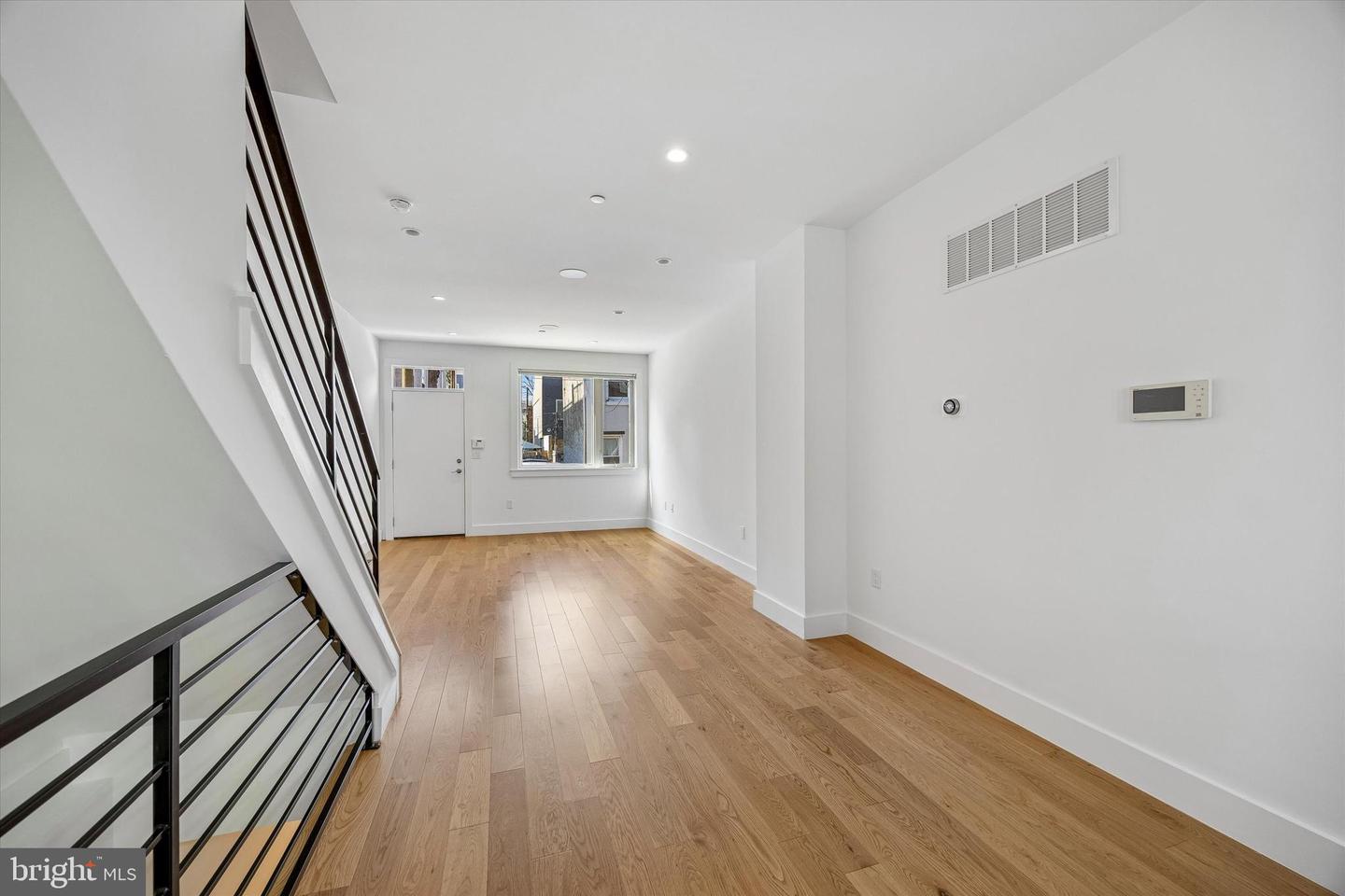 405 Greenwich St Property Photo 4