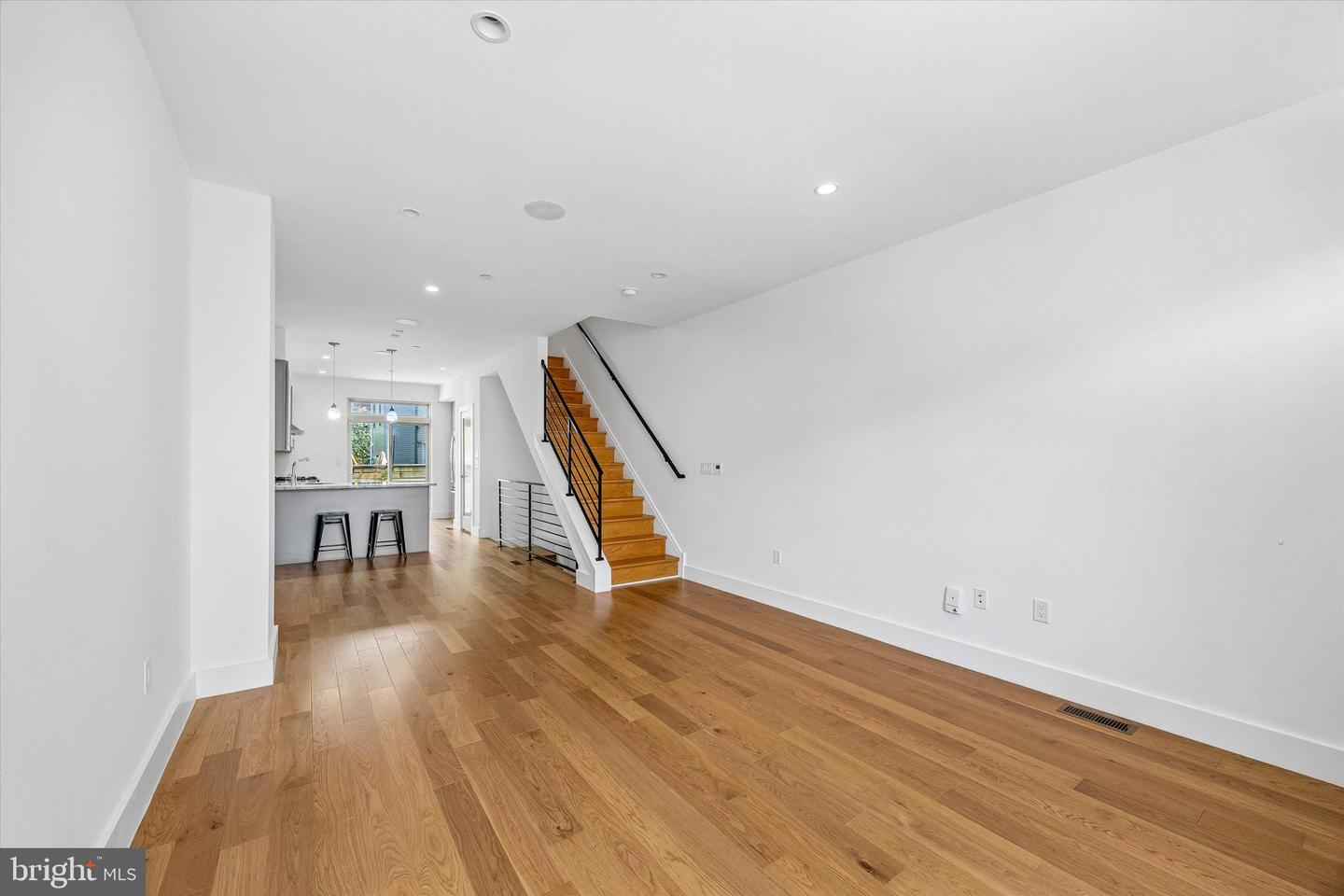 405 Greenwich St Property Photo 7
