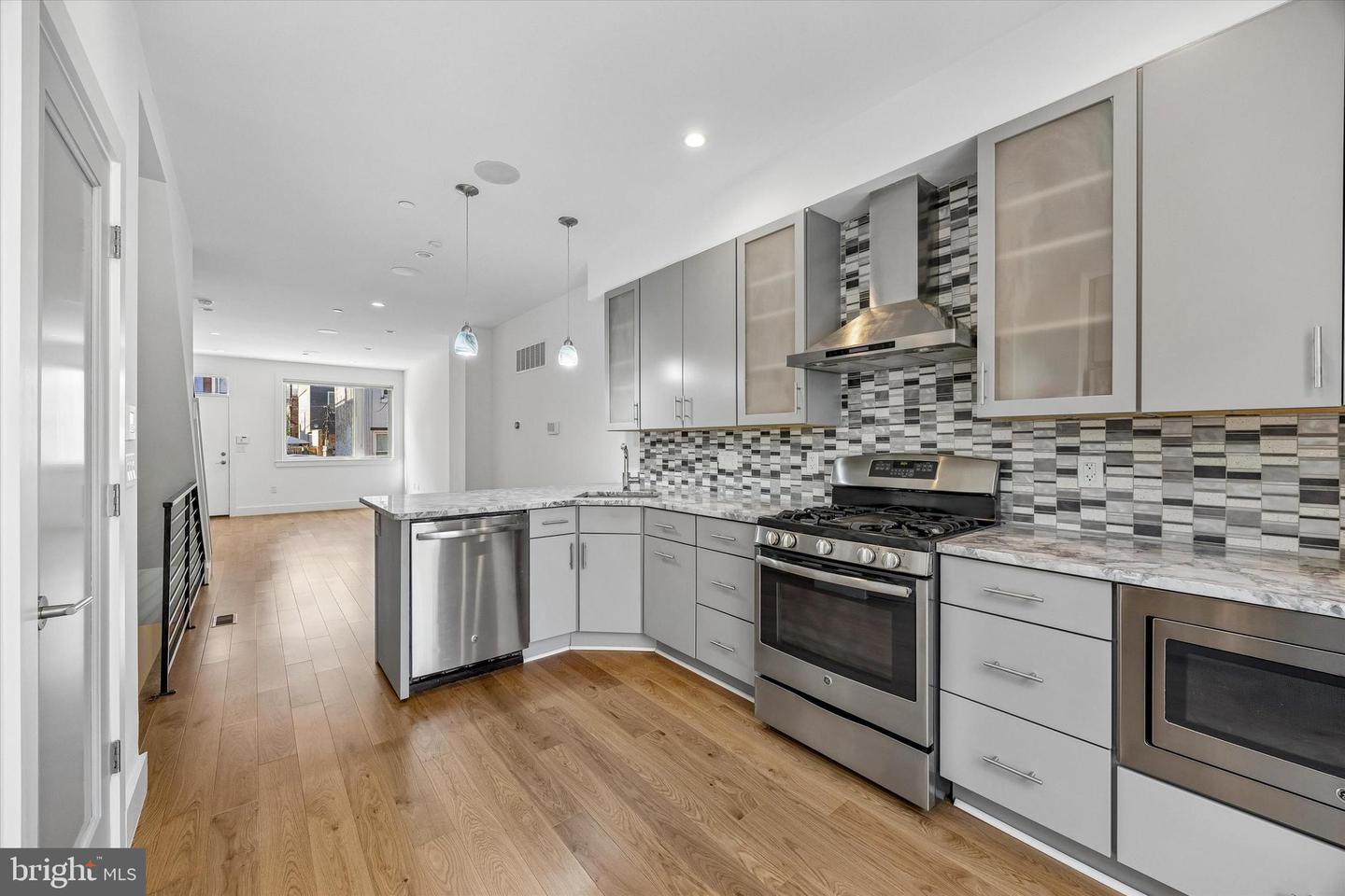 405 Greenwich St Property Photo 11