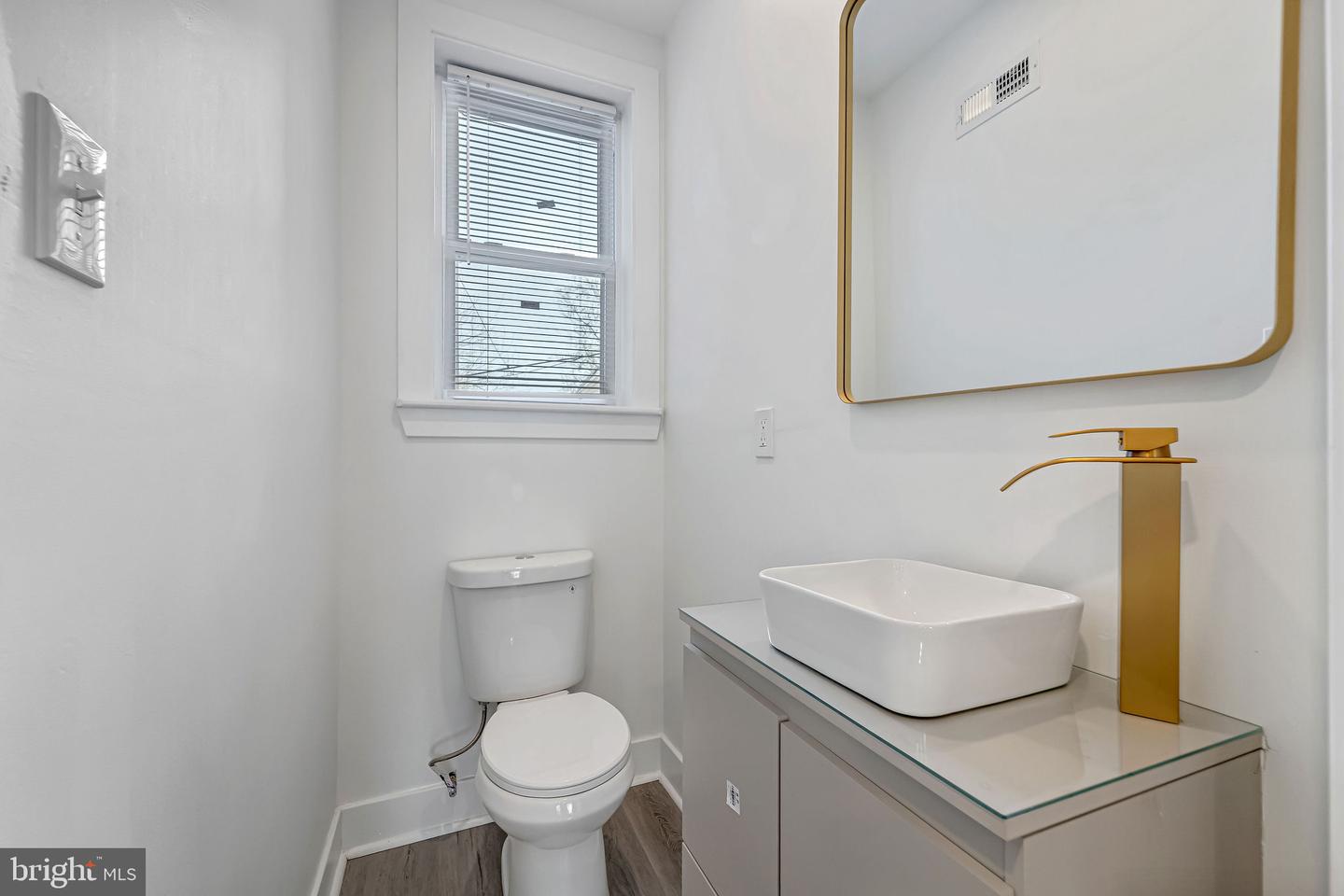 5540 W Oxford St Property Photo 14