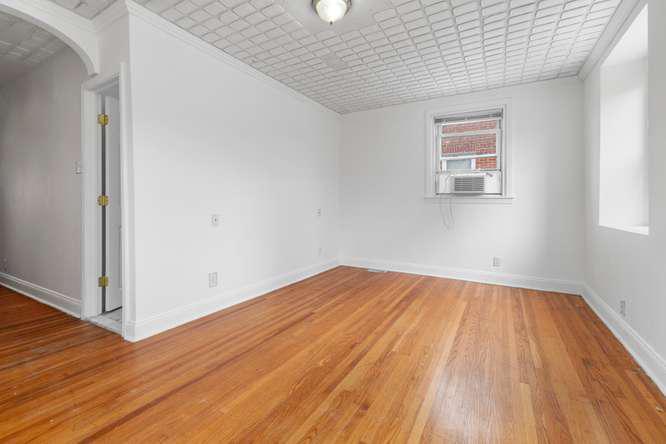 2210 Bryn Mawr Ave Property Photo 16