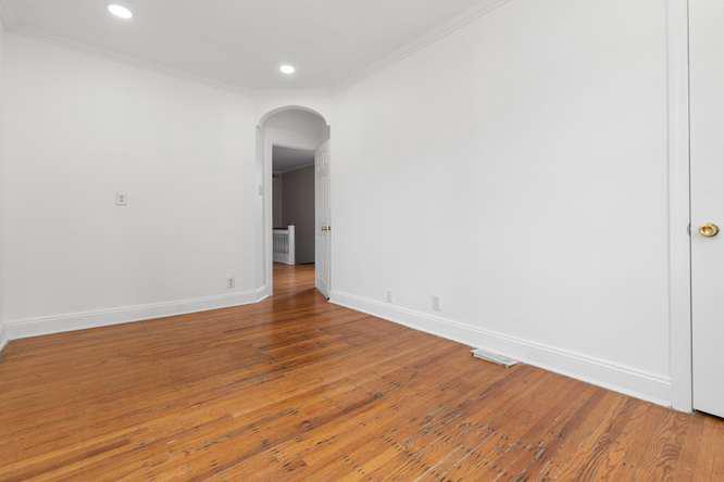 2210 Bryn Mawr Ave Property Photo 20