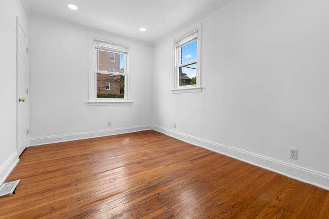 2210 Bryn Mawr Ave Property Photo 21