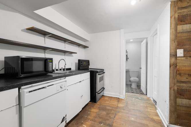 2210 Bryn Mawr Ave Property Photo 27