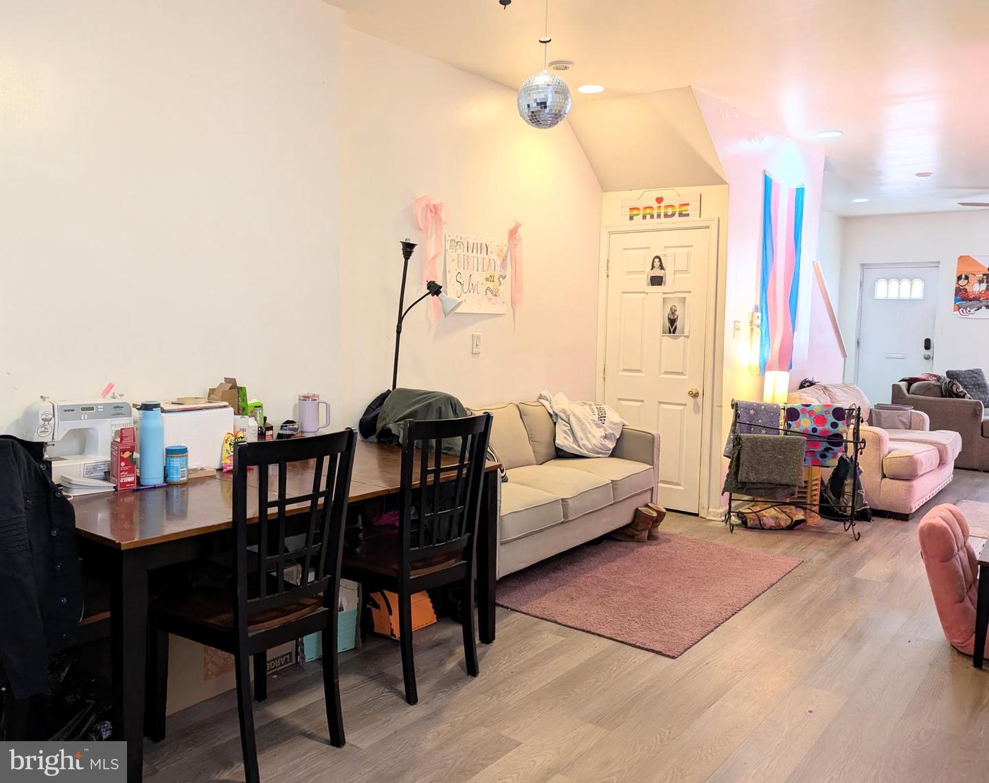 1850 N Willington St Property Photo 2