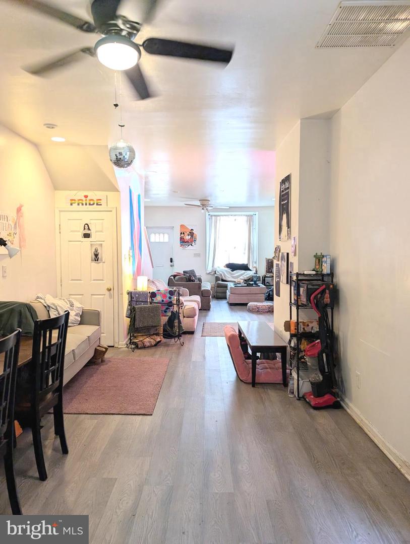 1850 N Willington St Property Photo 3