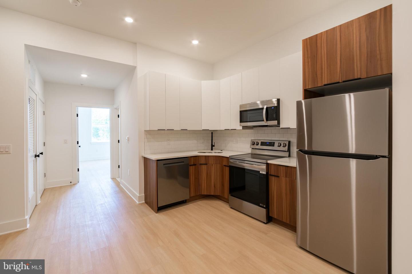 4408 Lancaster Ave #unit 301 Property Photo 5