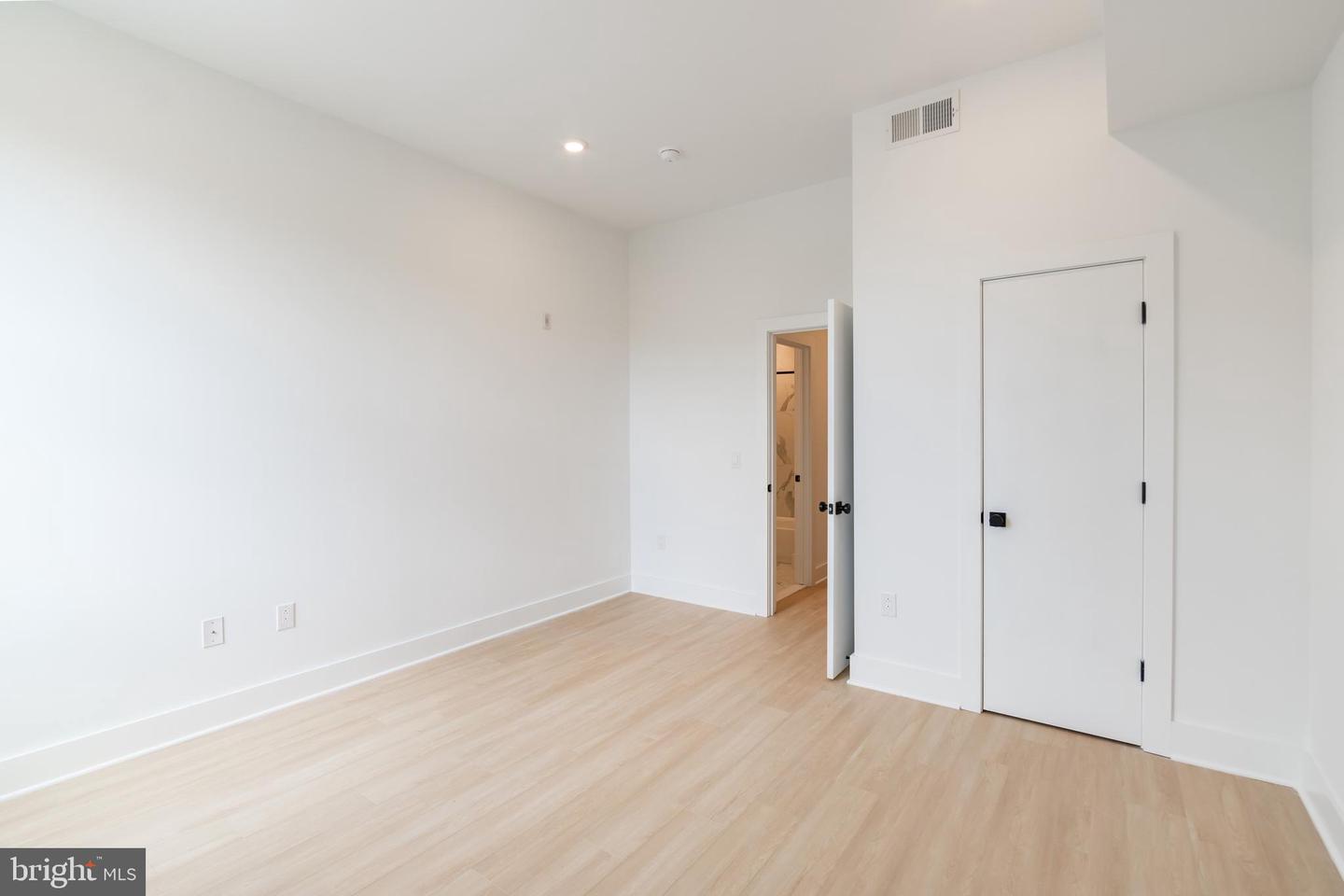 4408 Lancaster Ave #unit 301 Property Photo 14