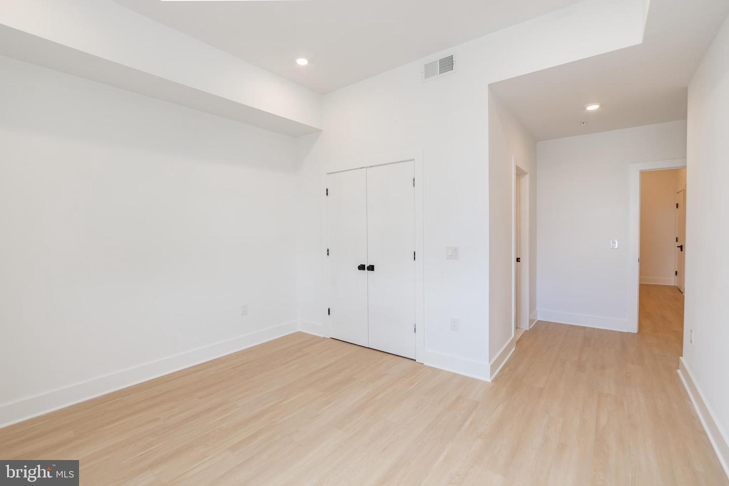 4408 Lancaster Ave #unit 301 Property Photo 18