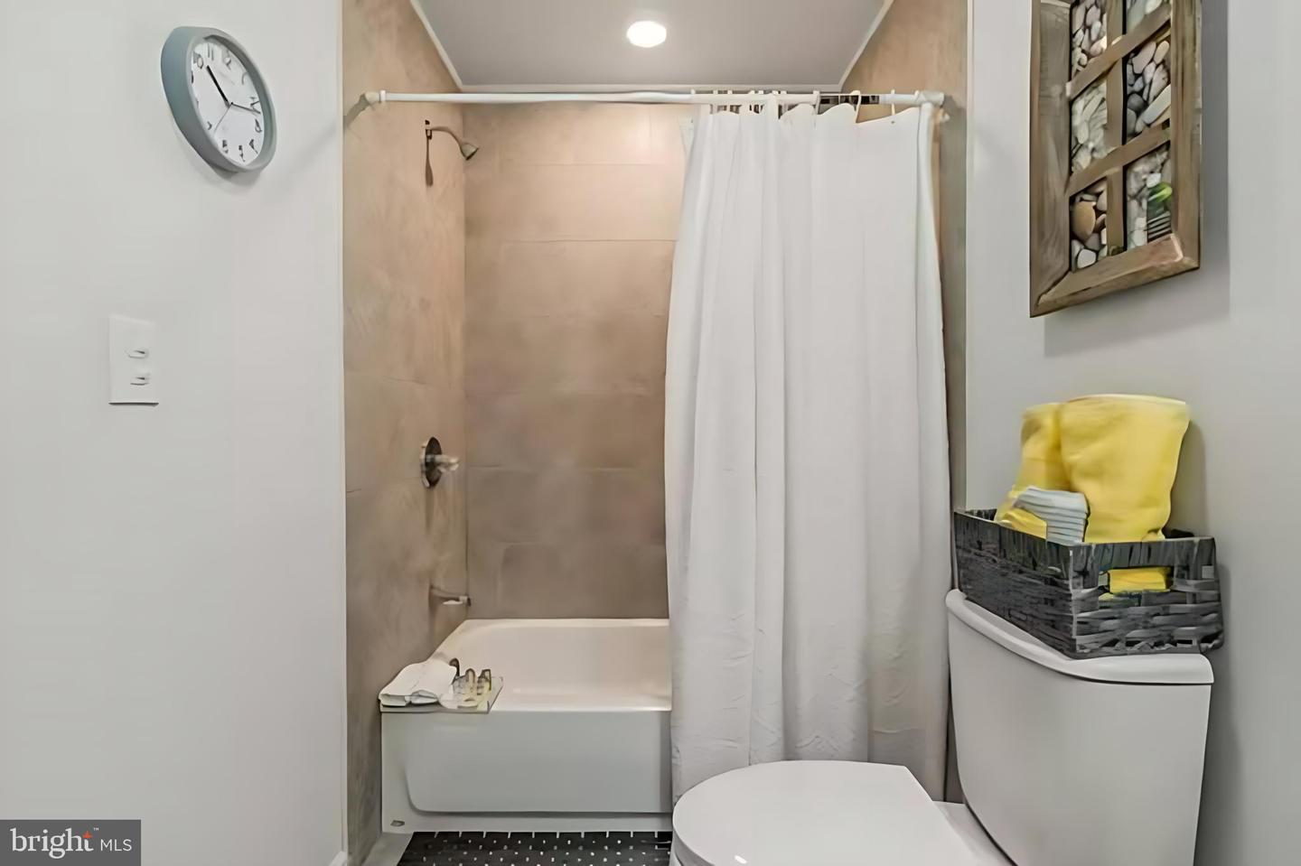 211 N 63rd St Property Photo 15
