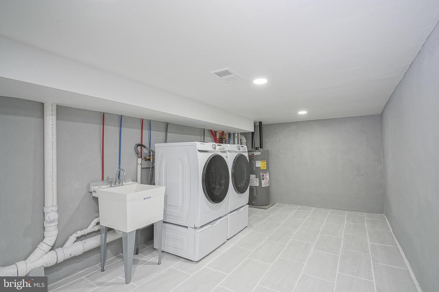 2642 S 15th St Property Photo 5