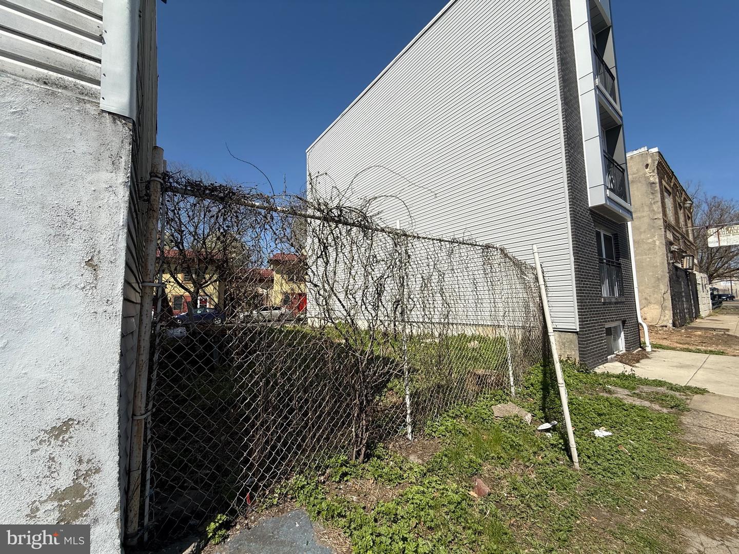 2034 Germantown Ave Property Photo 3