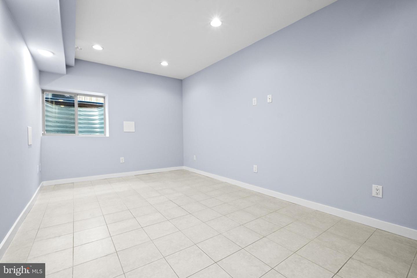 2040 E Susquehanna Ave Property Photo 16
