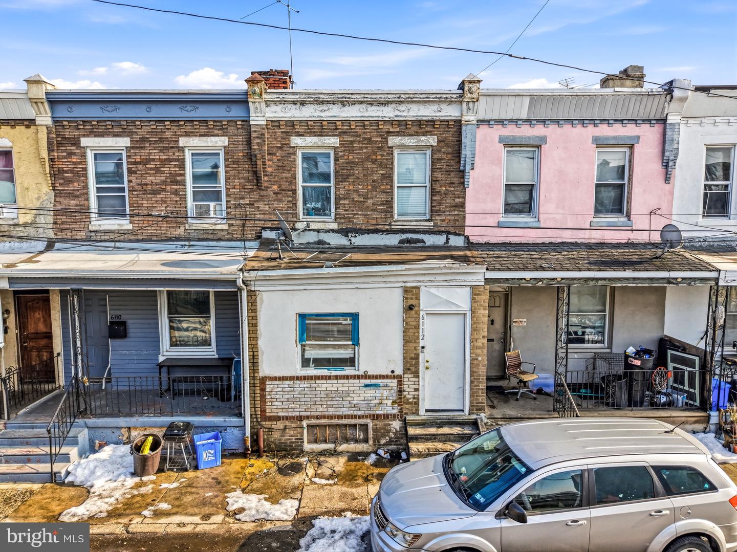 6112 Glenmore Ave Property Photo 1