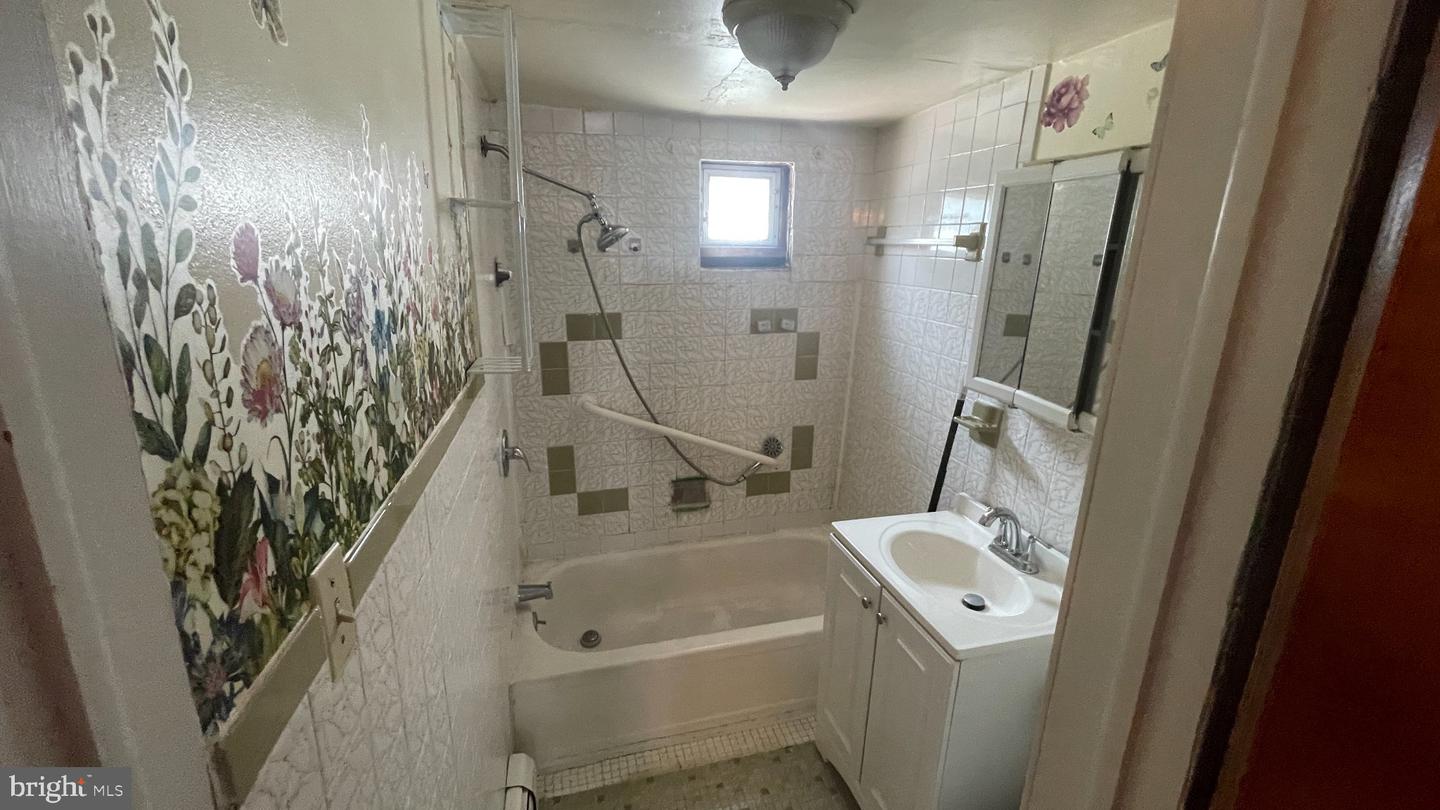 5403 Eadom St Property Photo 5