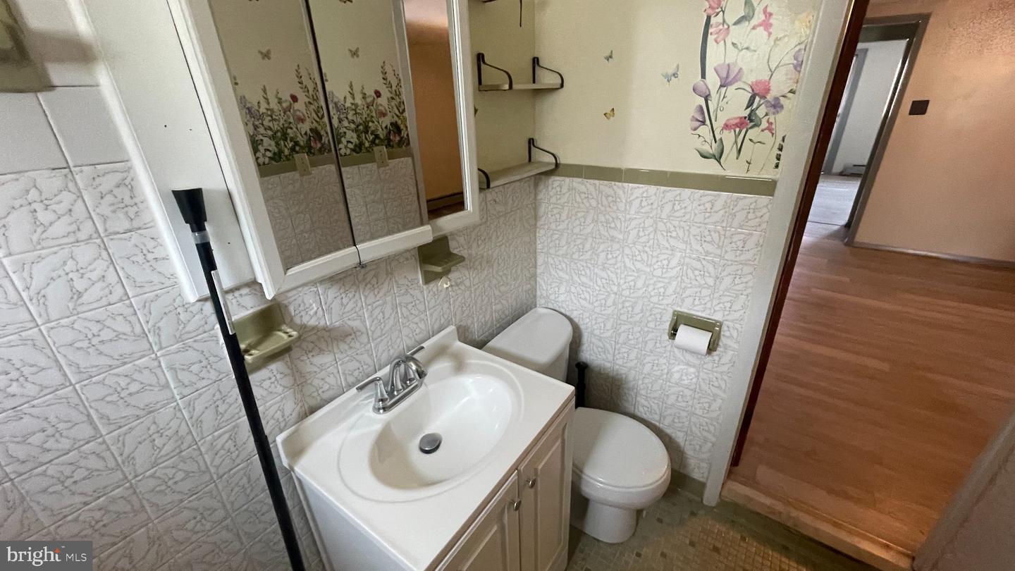 5403 Eadom St Property Photo 9
