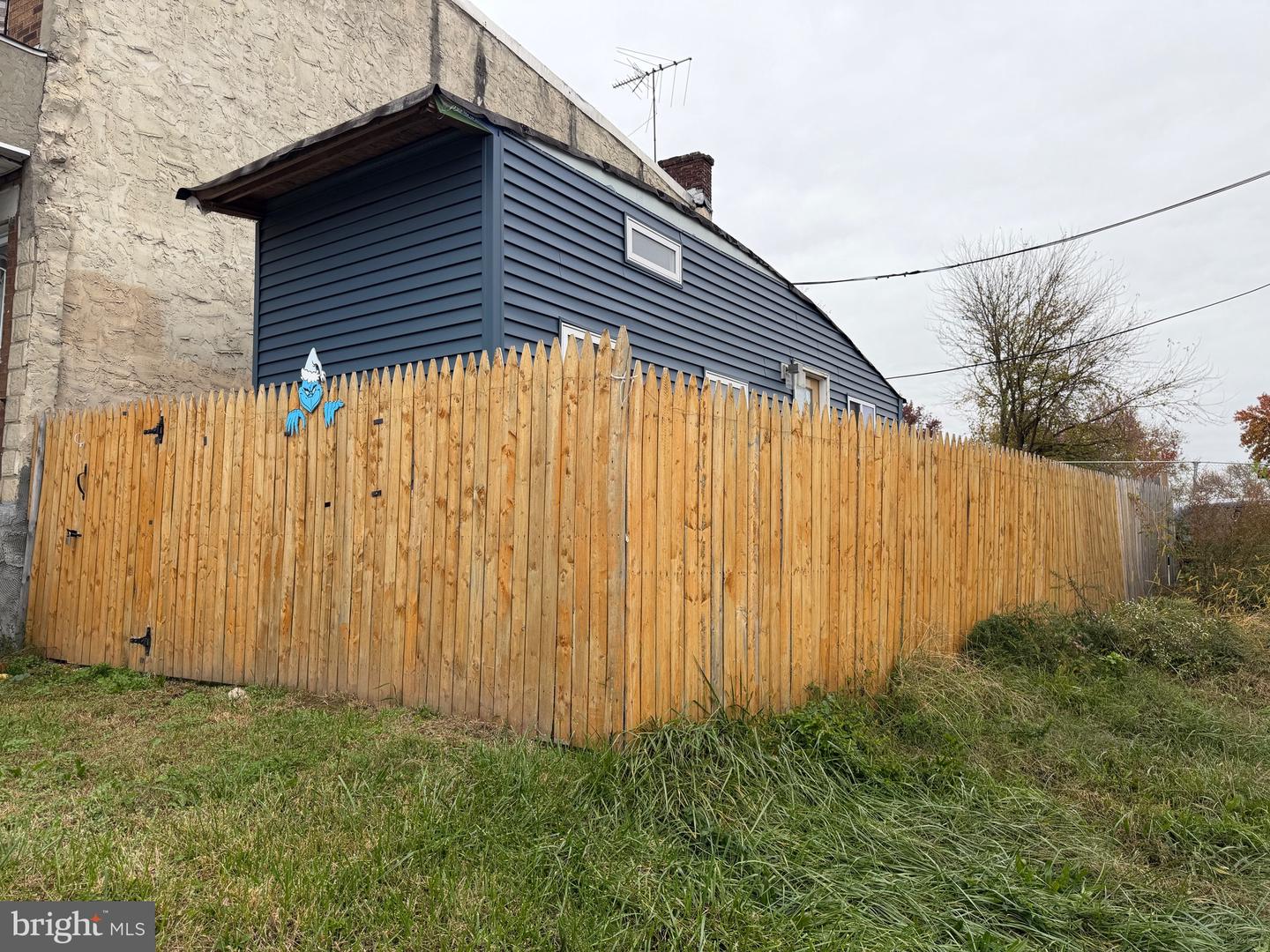 166-1/2 W Albanus St Property Photo 1