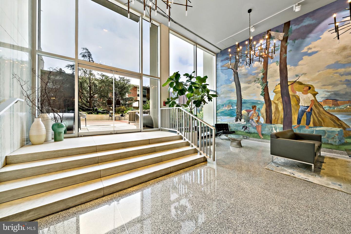 604-36 S Washington Sq #604 Property Photo 8