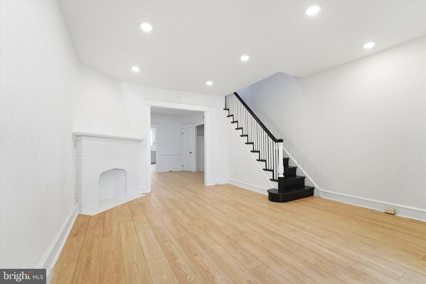5212 Euclid St Property Photo 1