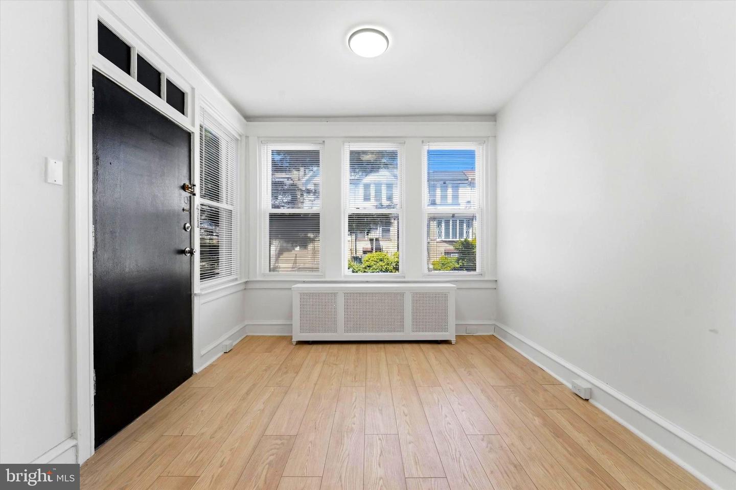 5212 Euclid St Property Photo 2
