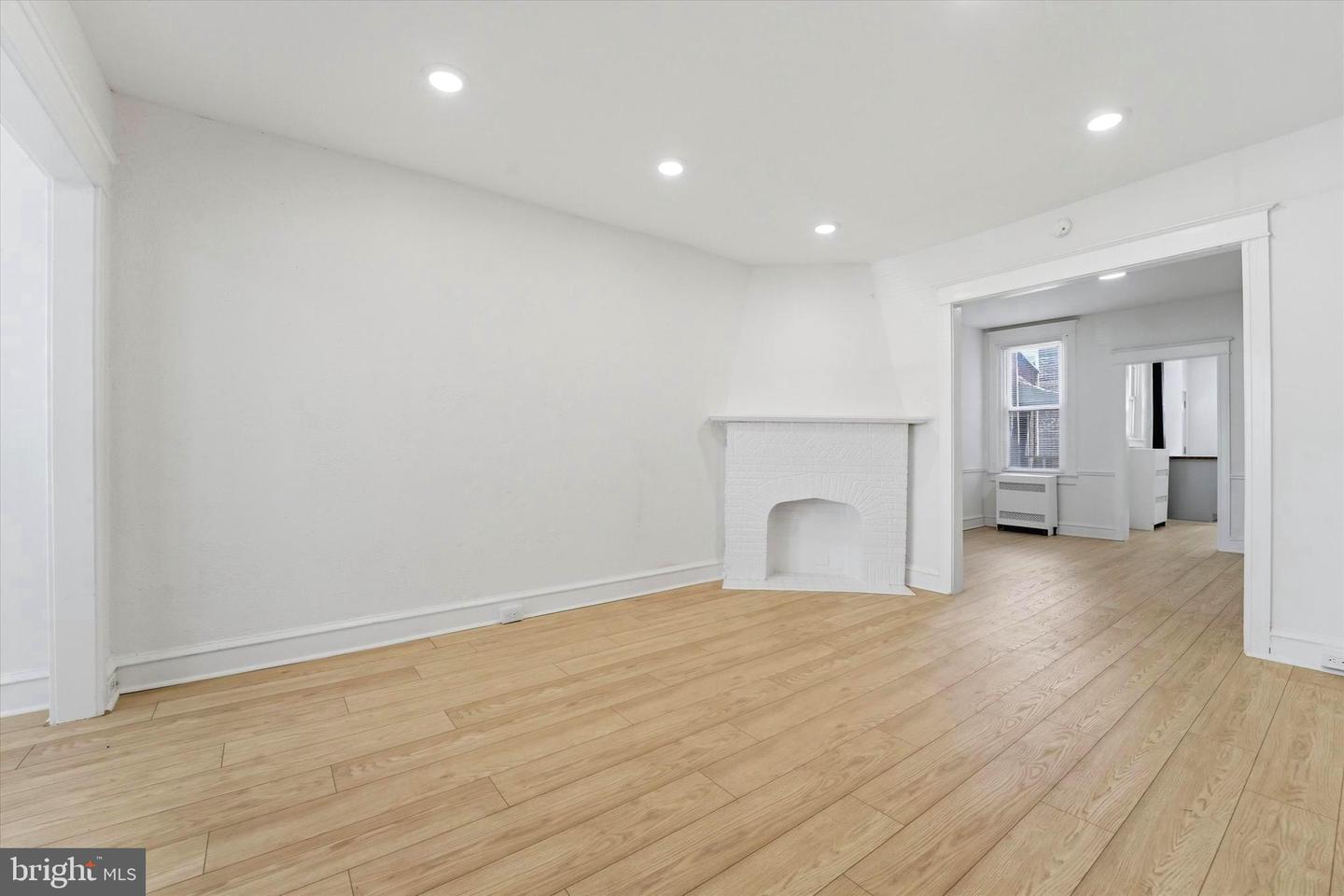 5212 Euclid St Property Photo 3