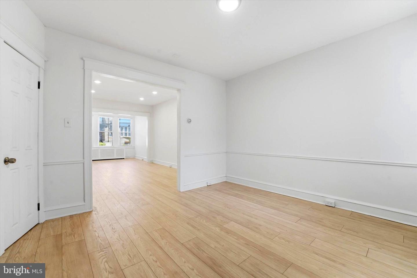 5212 Euclid St Property Photo 8