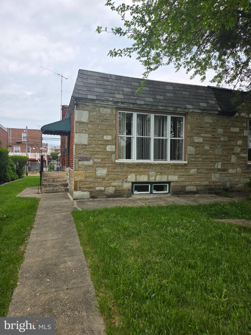2037 Napfle Ave Property Photo 2