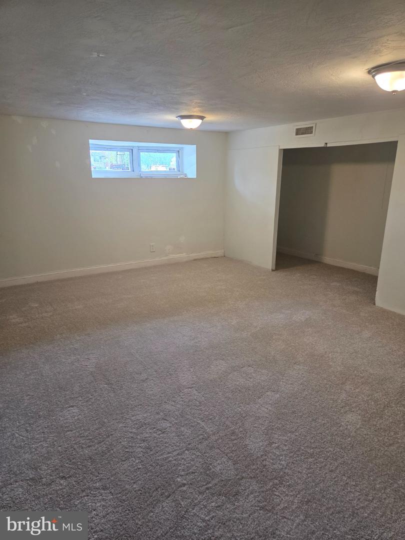 2037 Napfle Ave Property Photo 12