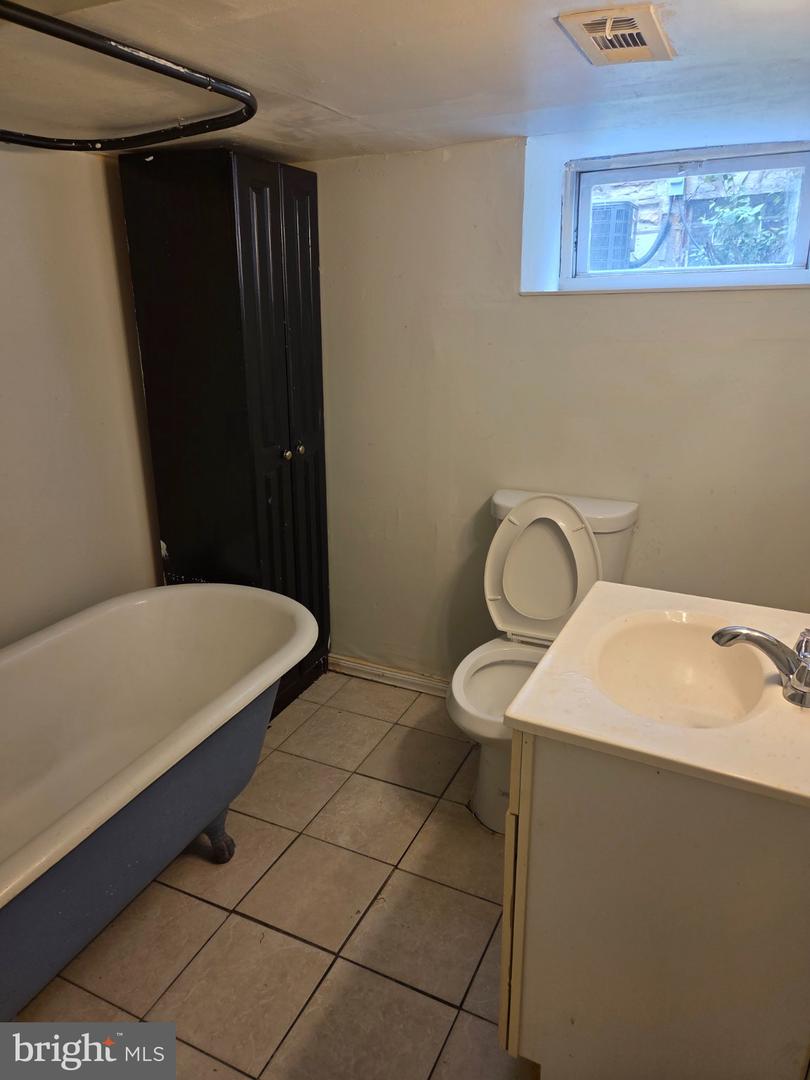 2037 Napfle Ave Property Photo 16