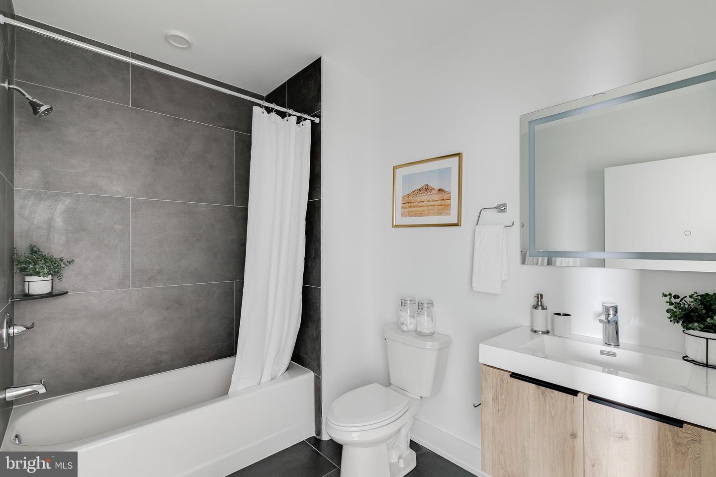 2201 Washington Ave #unit 307 Property Photo 12