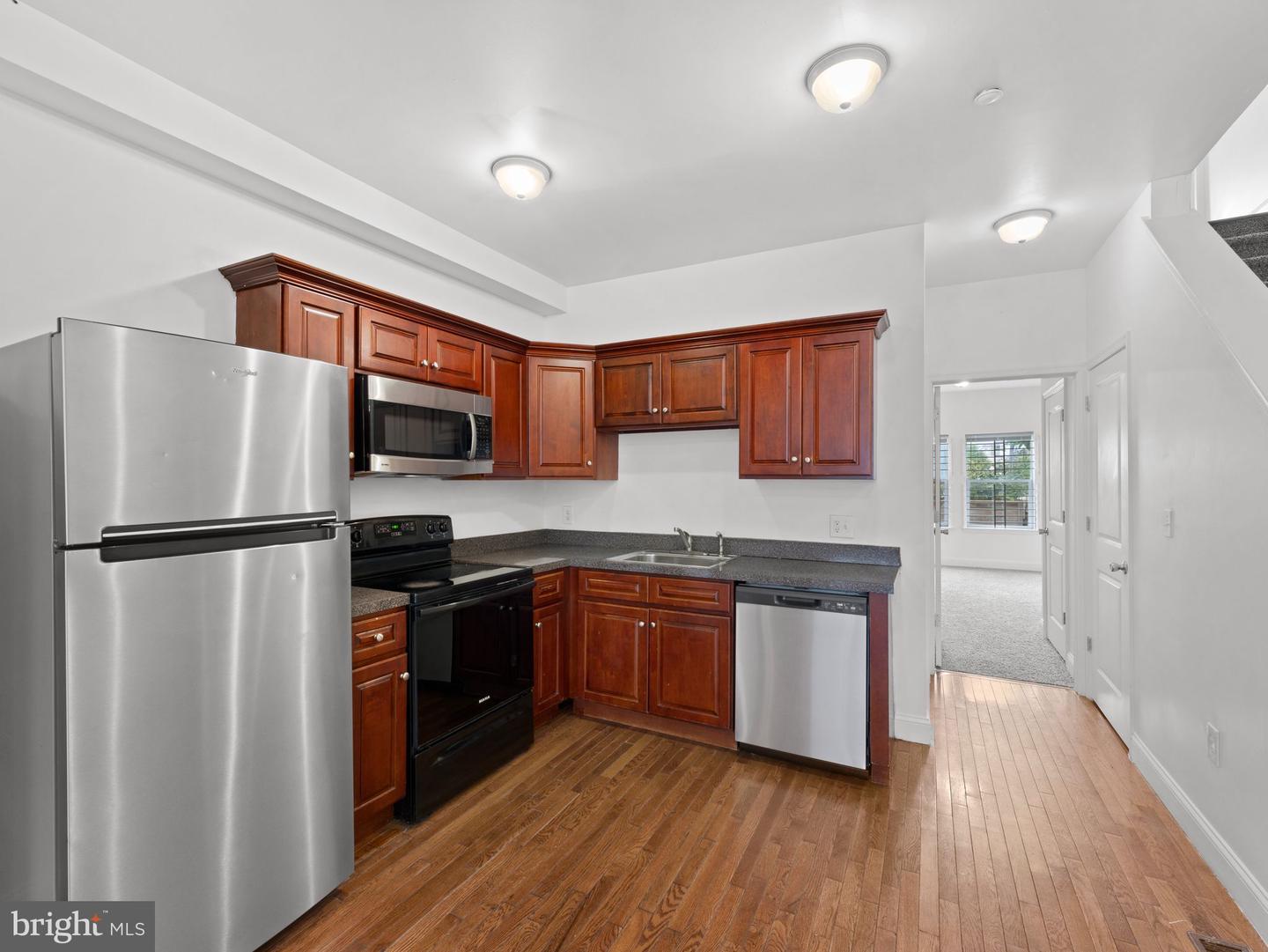 1910 N GRATZ ST Property Photo 1