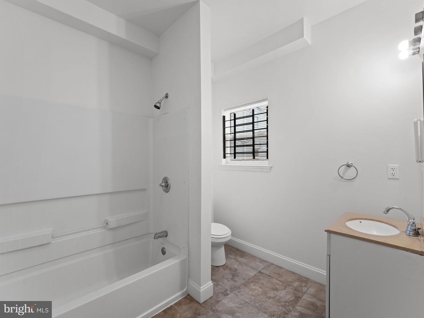 1910 N Gratz St Property Photo 40