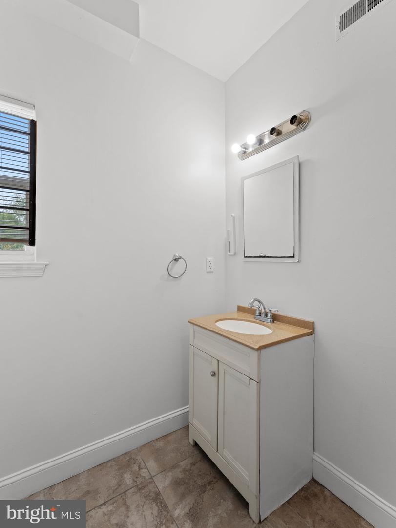 1910 N Gratz St Property Photo 42