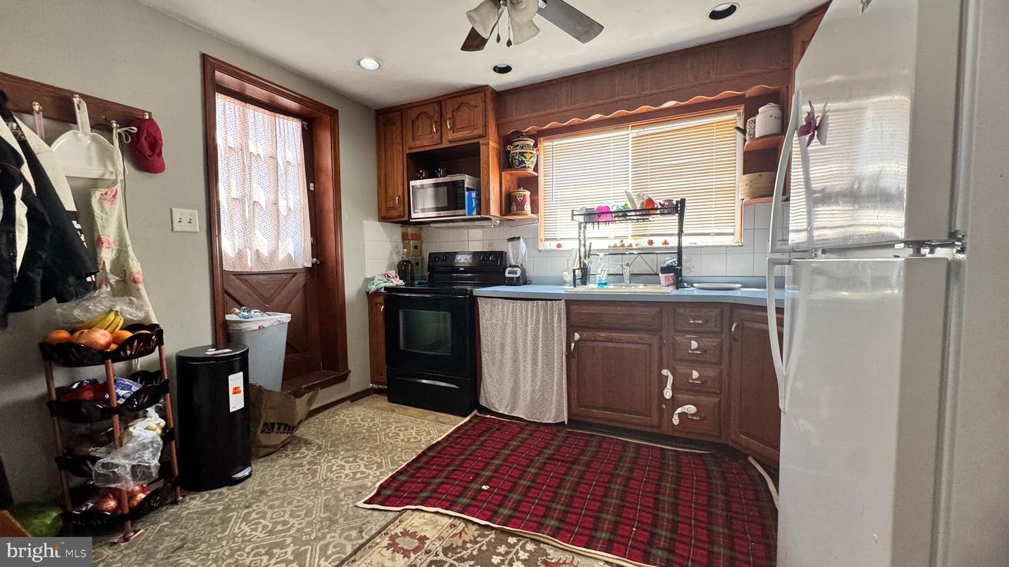 3348 Englewood St Property Photo 7