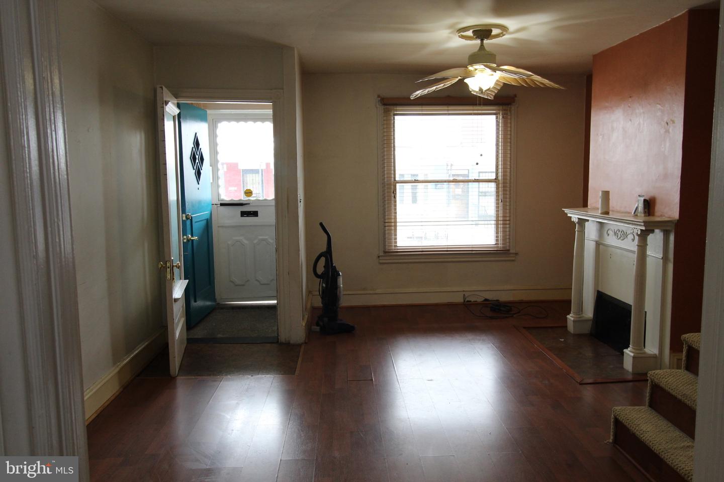 6048 Irving St Property Photo 3