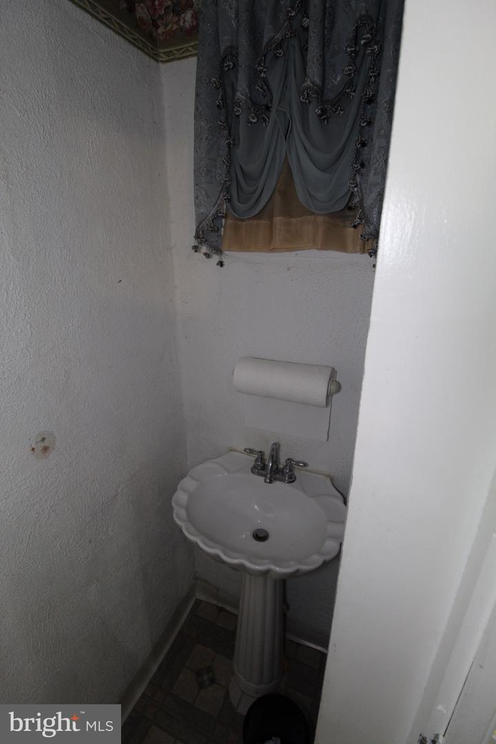 6048 Irving St Property Photo 9