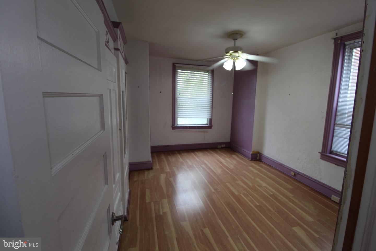 6048 Irving St Property Photo 10