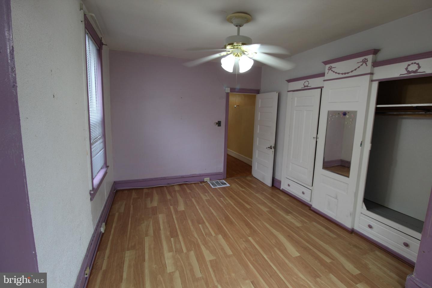 6048 Irving St Property Photo 11