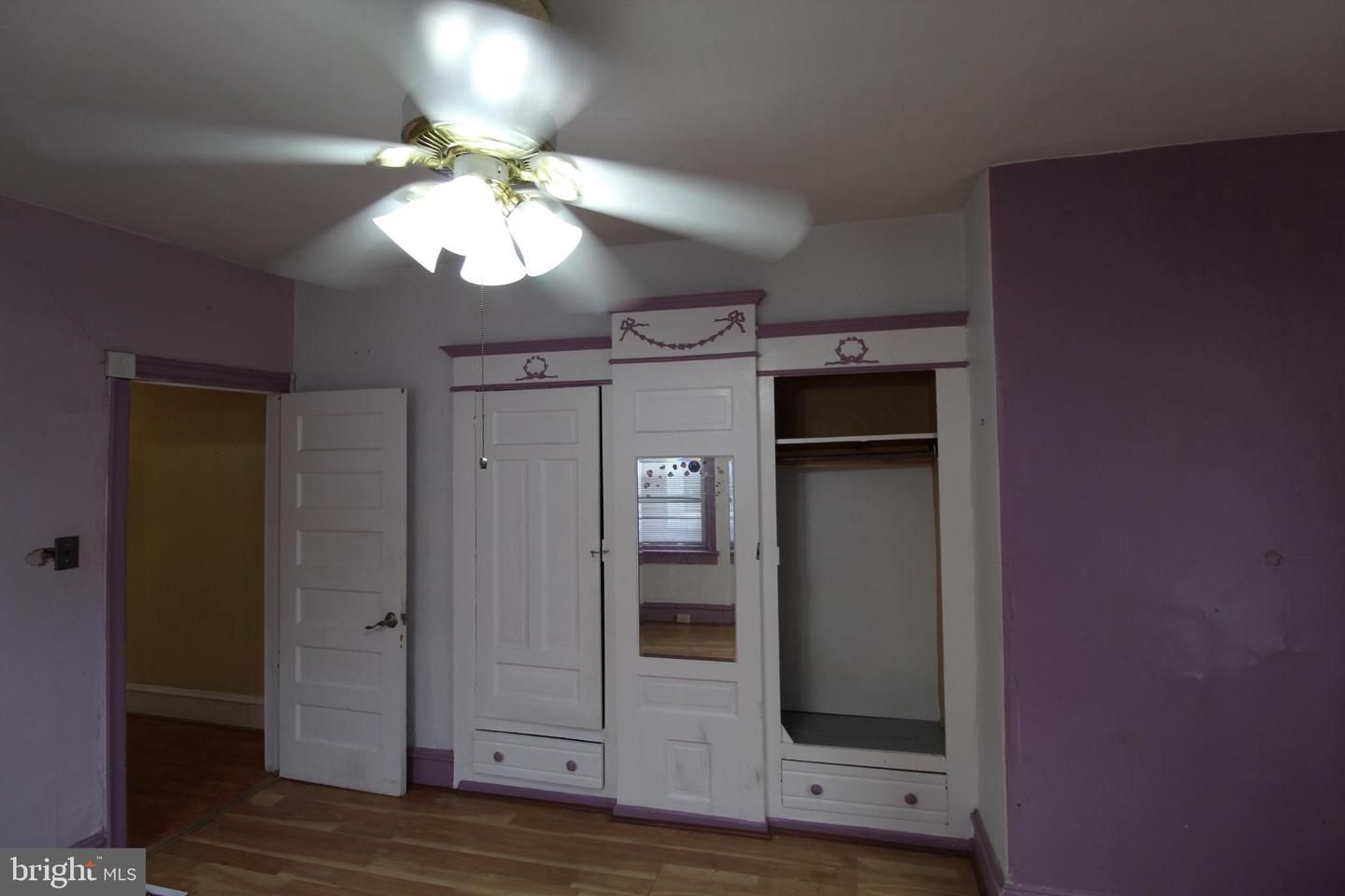 6048 Irving St Property Photo 12