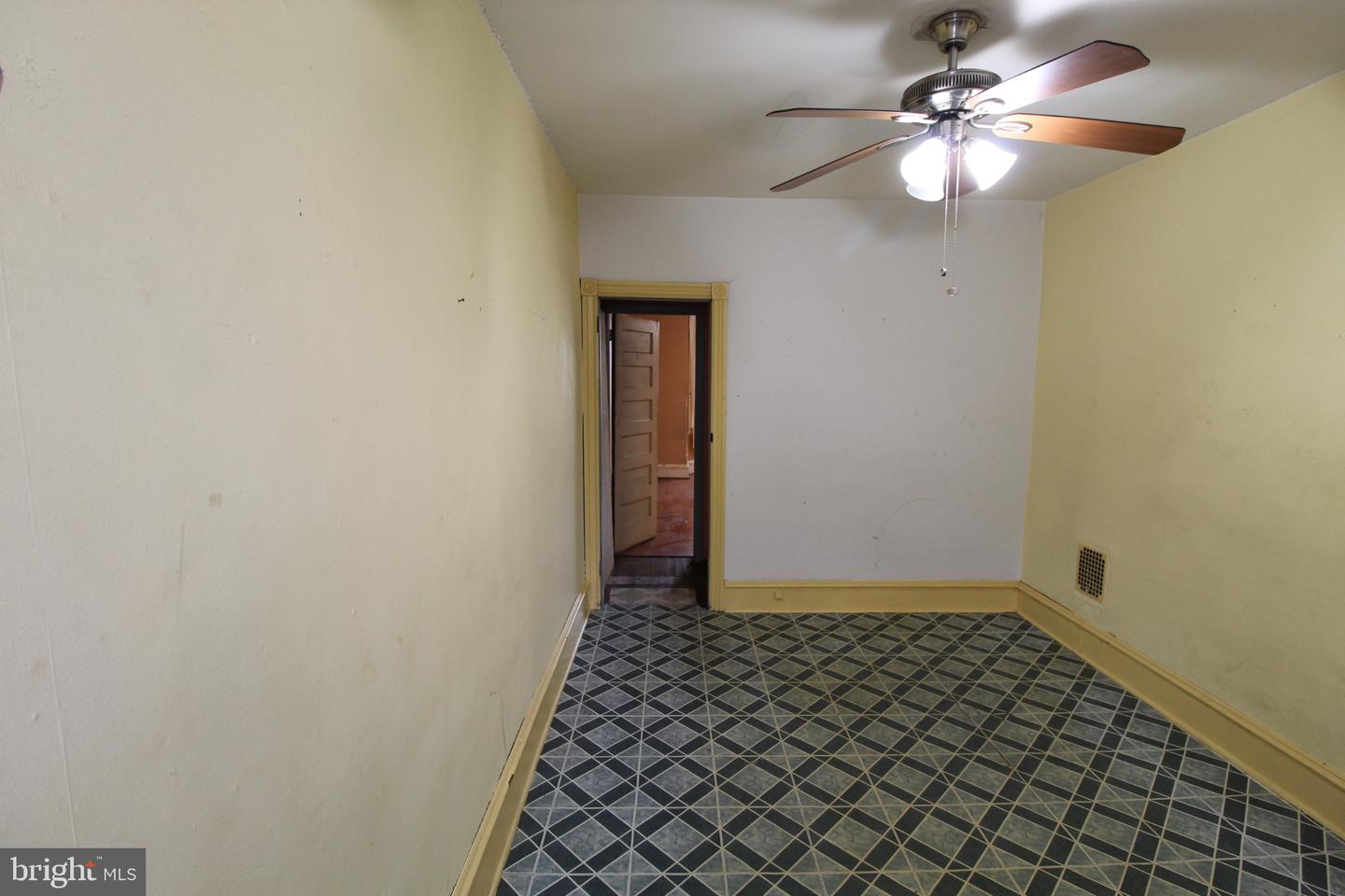 6048 Irving St Property Photo 16