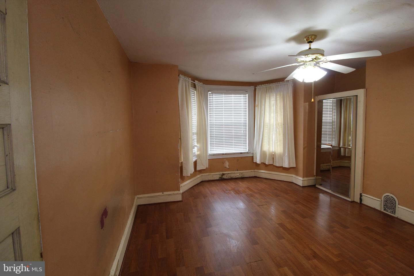 6048 Irving St Property Photo 18