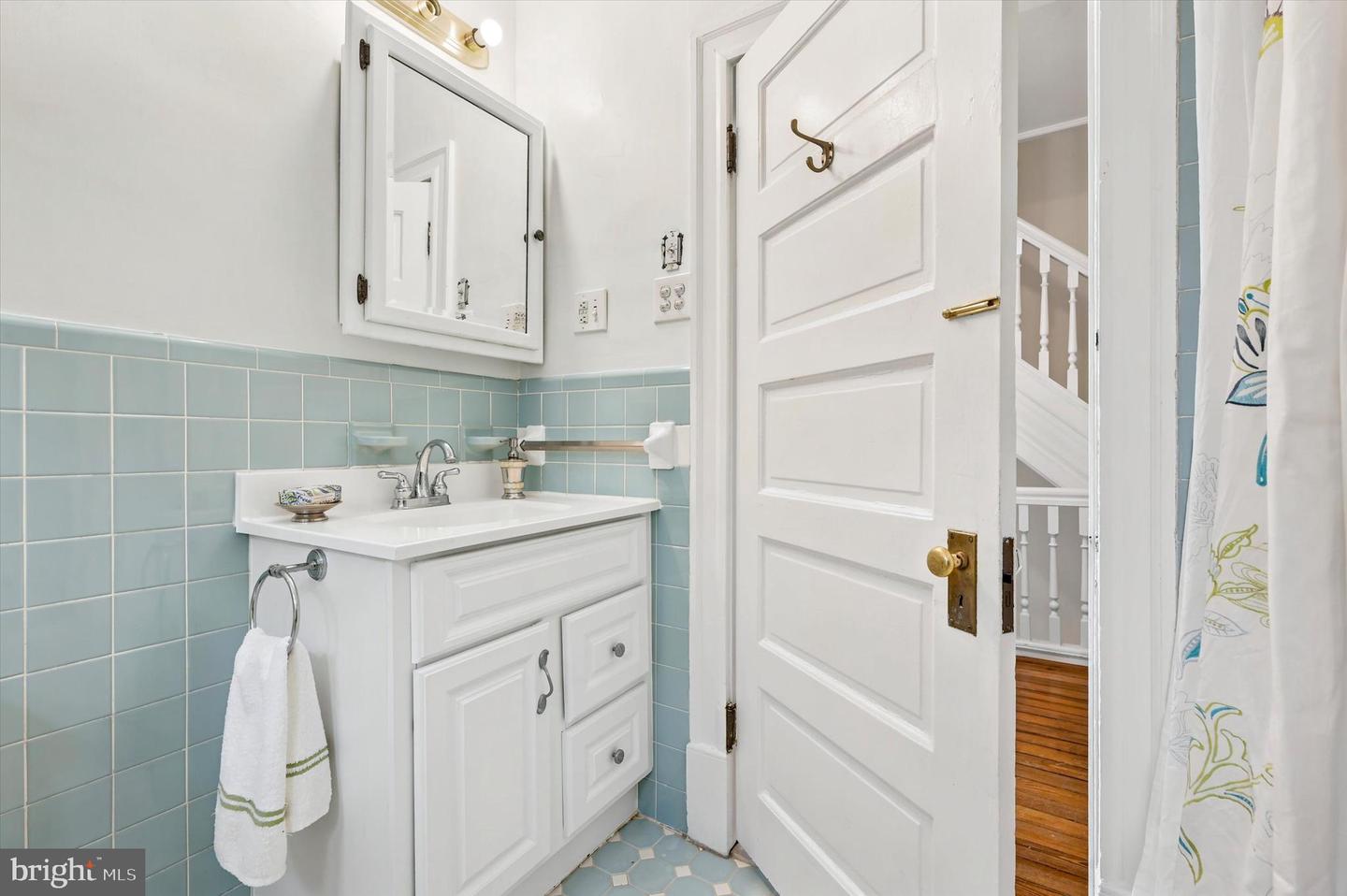 303 E Gravers Ln Property Photo 18