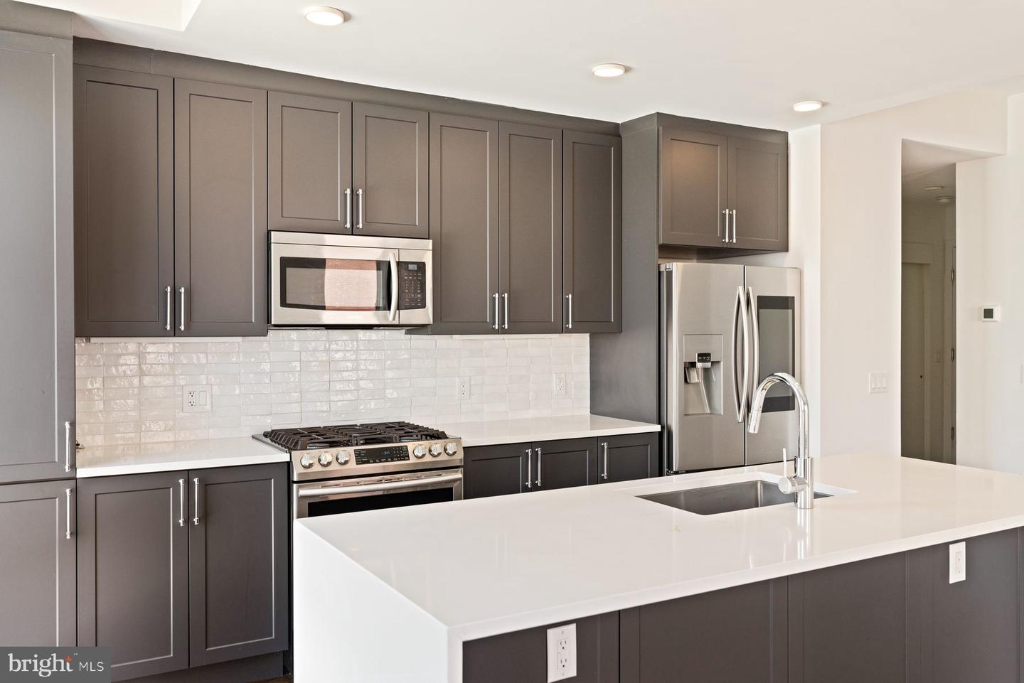 1501 N 31th St #ph4 Property Photo 5