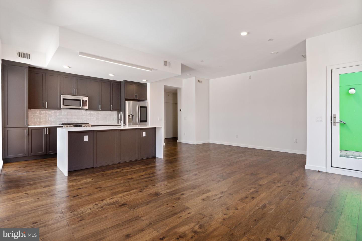 1501 N 31th St #ph4 Property Photo 6